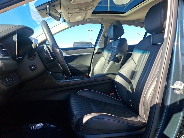 Used 2022 Genesis G70 2.0T w/ Prestige Package image 13