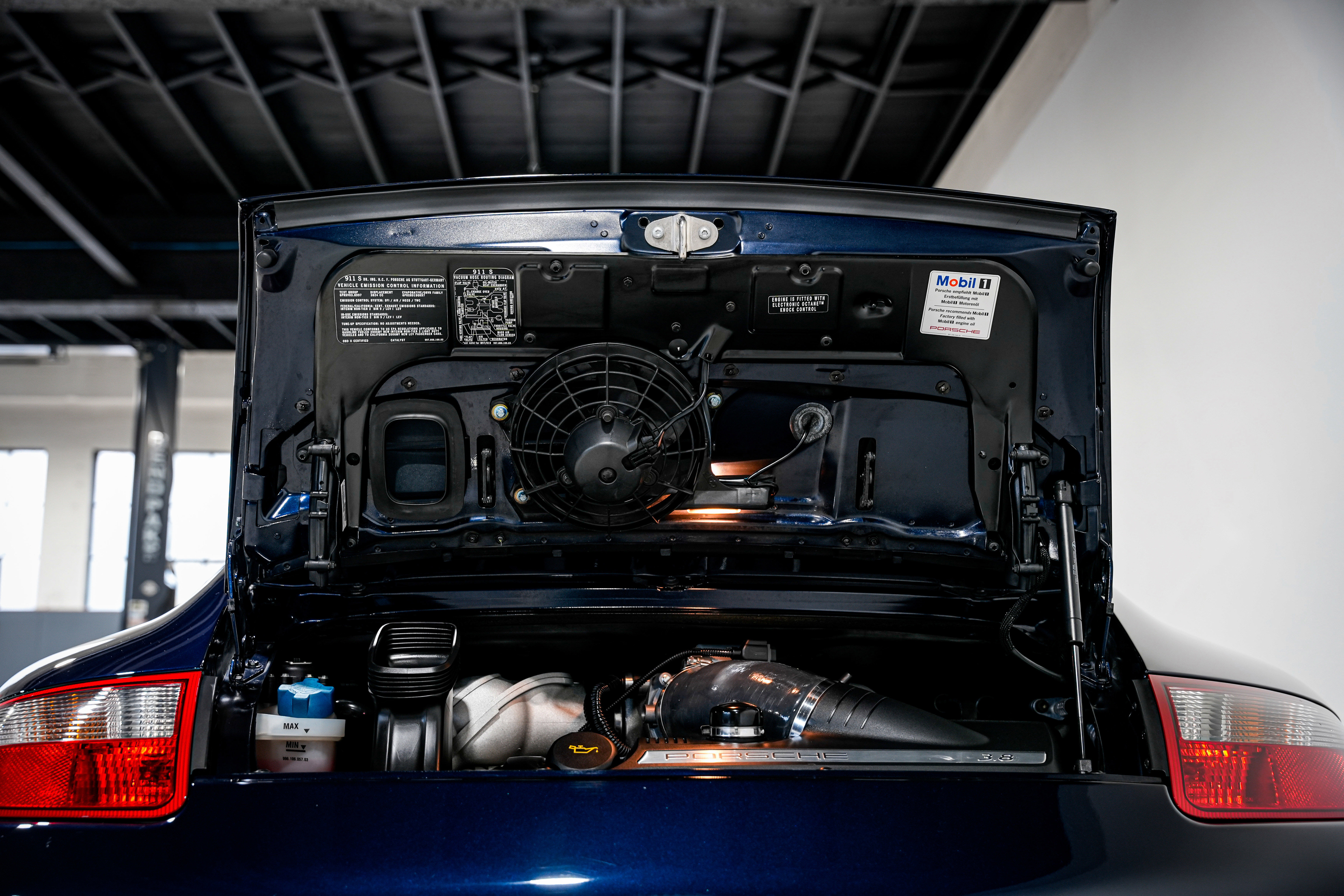 Used 2006 Porsche 911 Carrera S RWD image 41