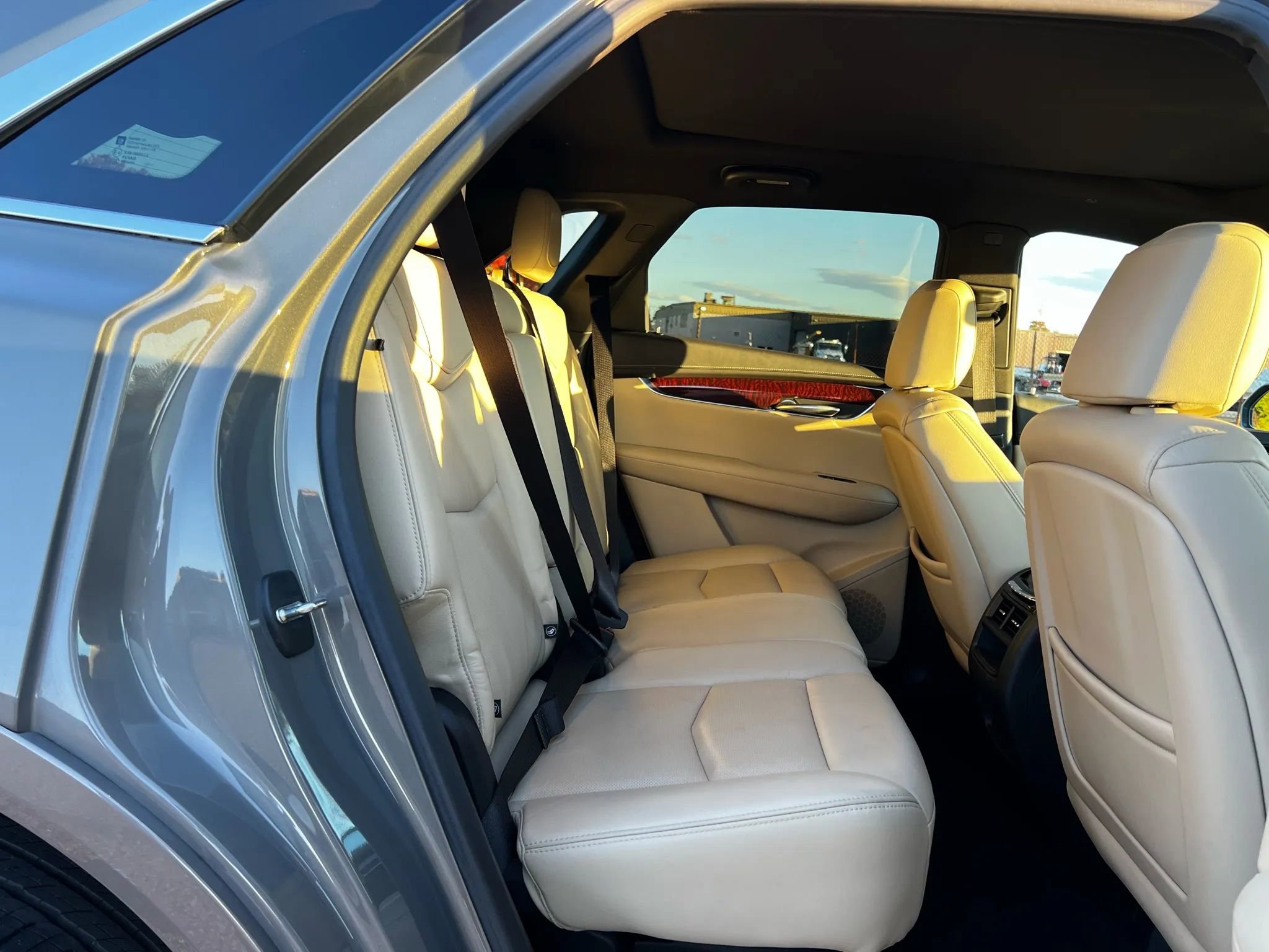 Used 2018 Cadillac XT5 Luxury w/ Driver Awareness Package image 13