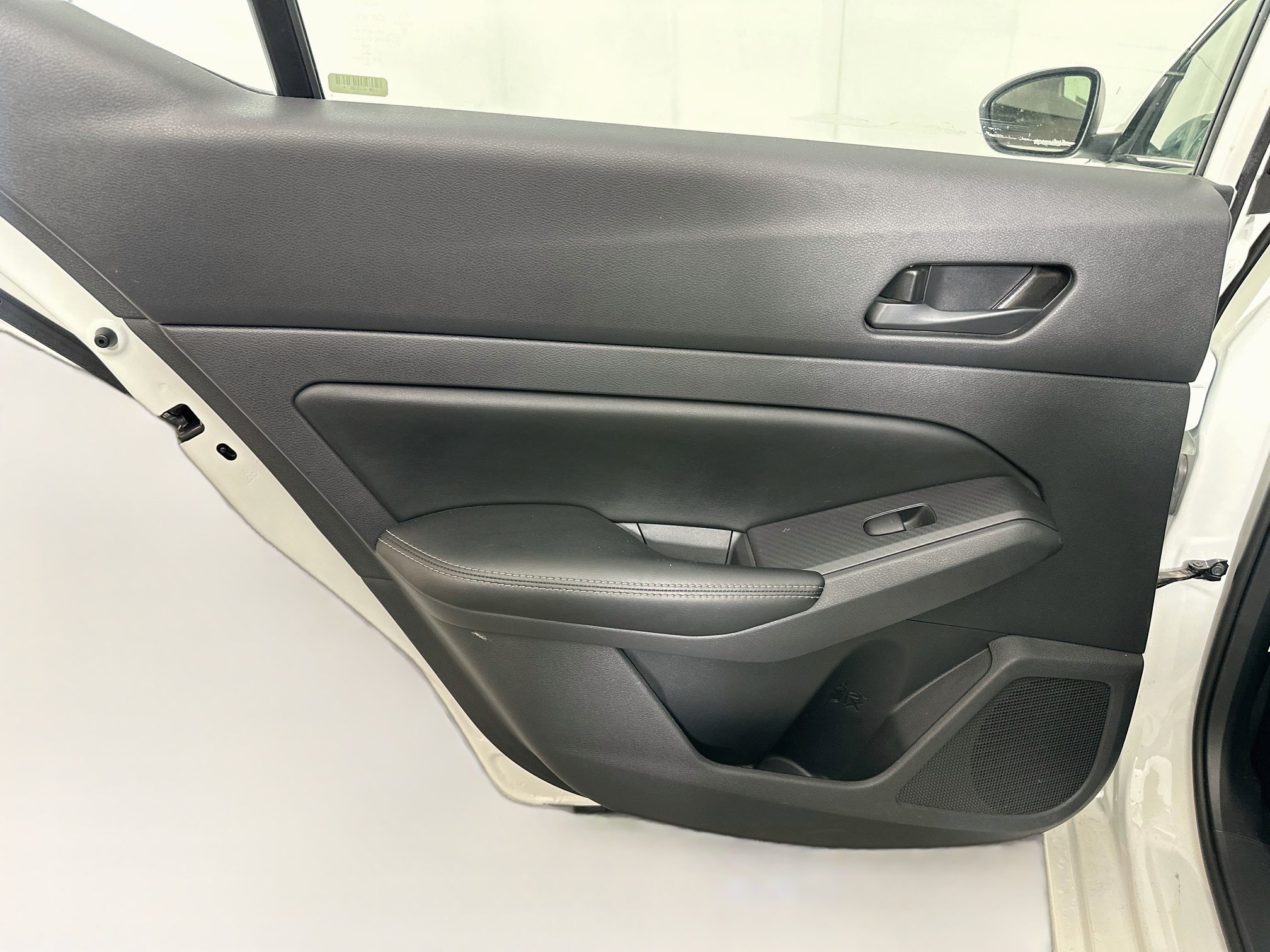 Used 2025 Nissan Altima 2.5 SV FWD image 25
