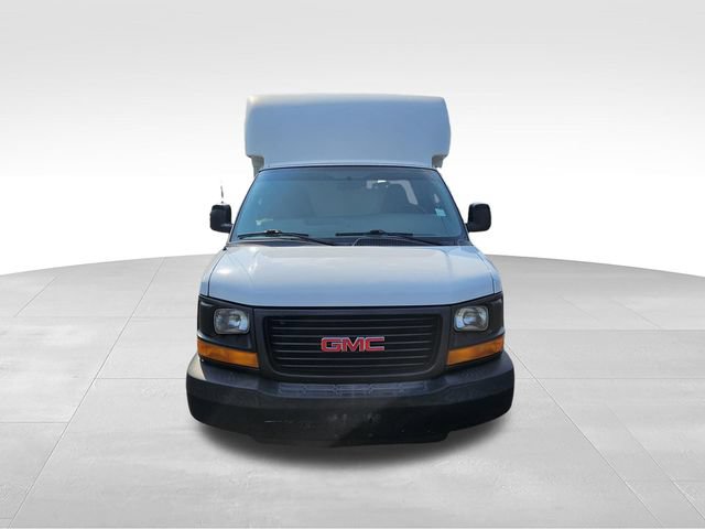 Used 2016 GMC Savana 3500 RWD image 2