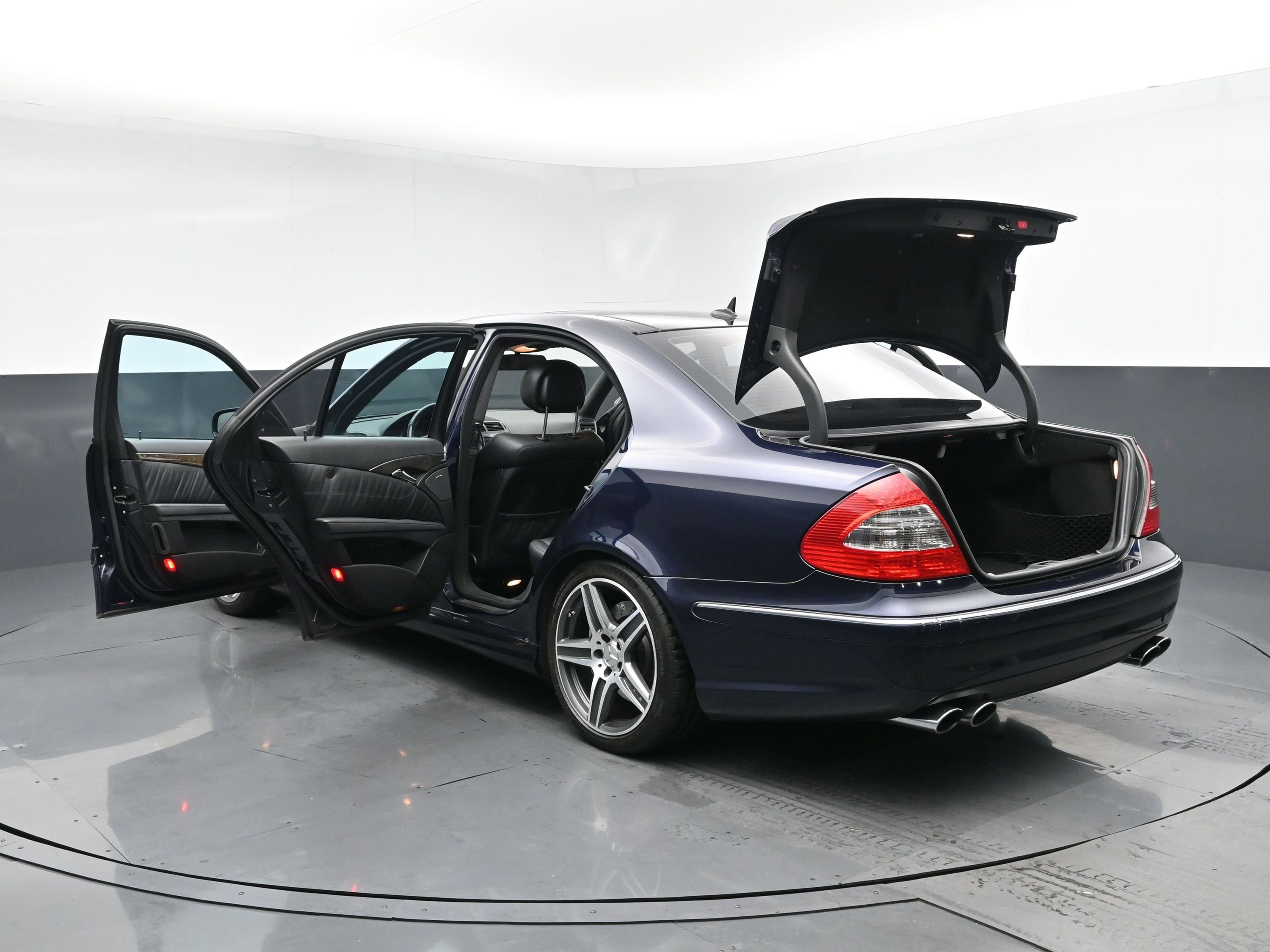 Used 2008 Mercedes-Benz E 63 AMG Sedan image 32