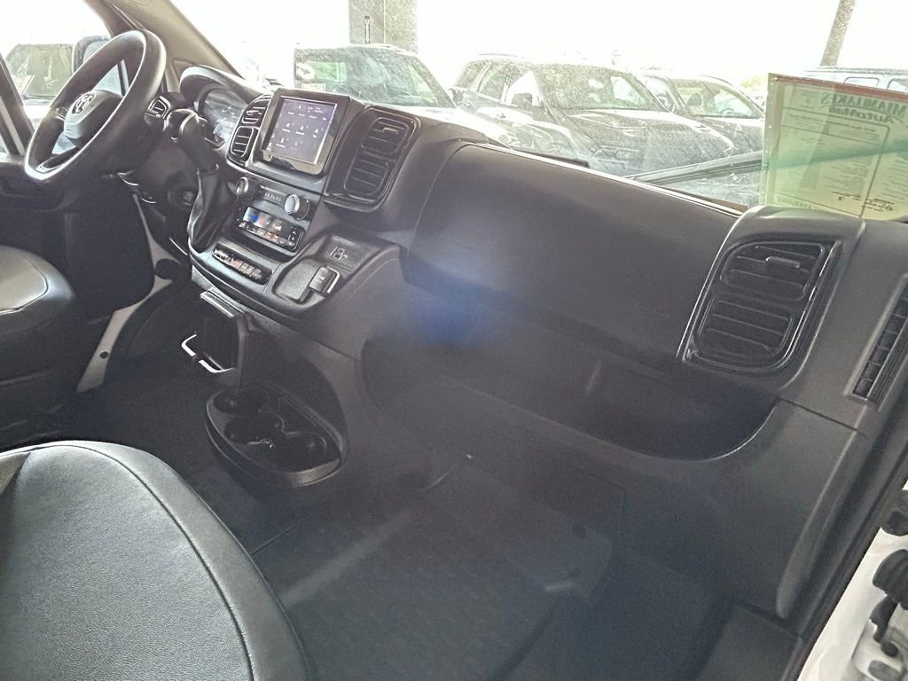 Used 2025 RAM ProMaster 2500 w/ Convenience Group image 31