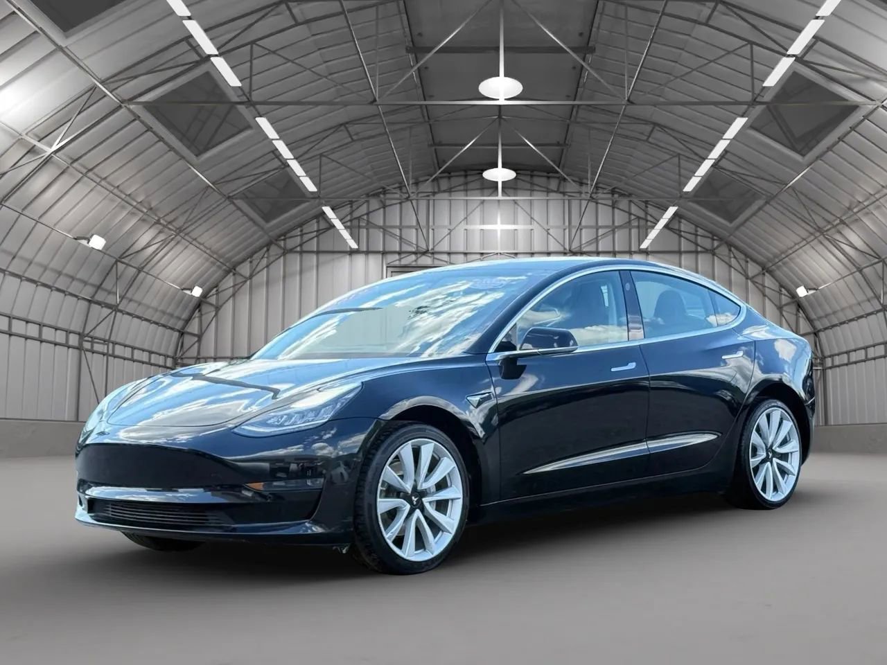 Used 2019 Tesla Model 3 Standard Range Plus image 3