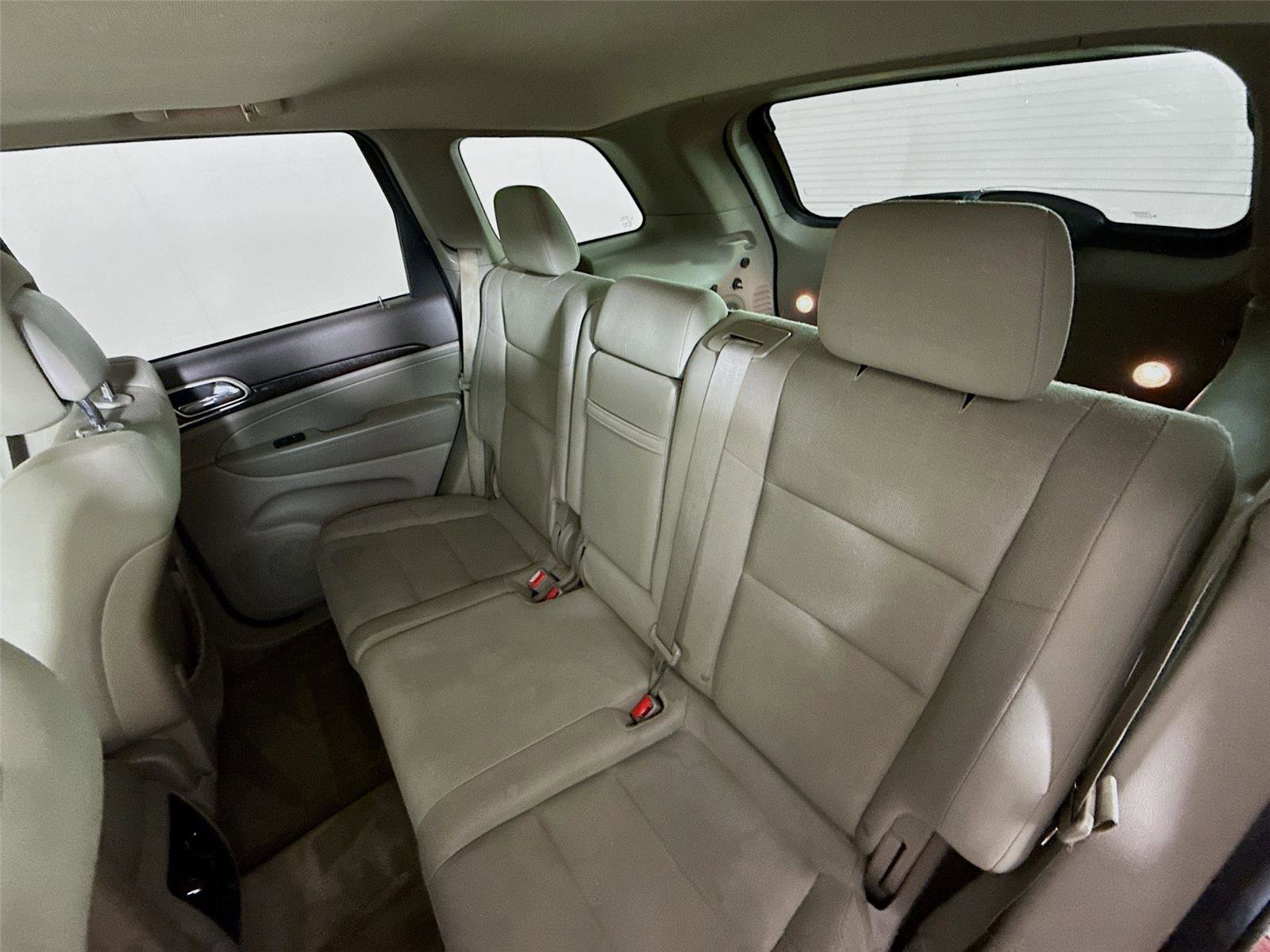 Used 2011 Jeep Grand Cherokee Laredo w/ Security & Convenience Group AWD/4WD image 10