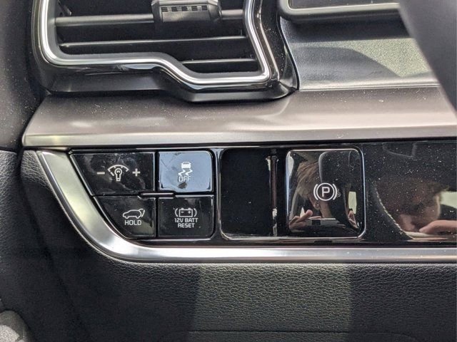 Used 2025 Kia Sportage EX w/ EX Premium Package image 22