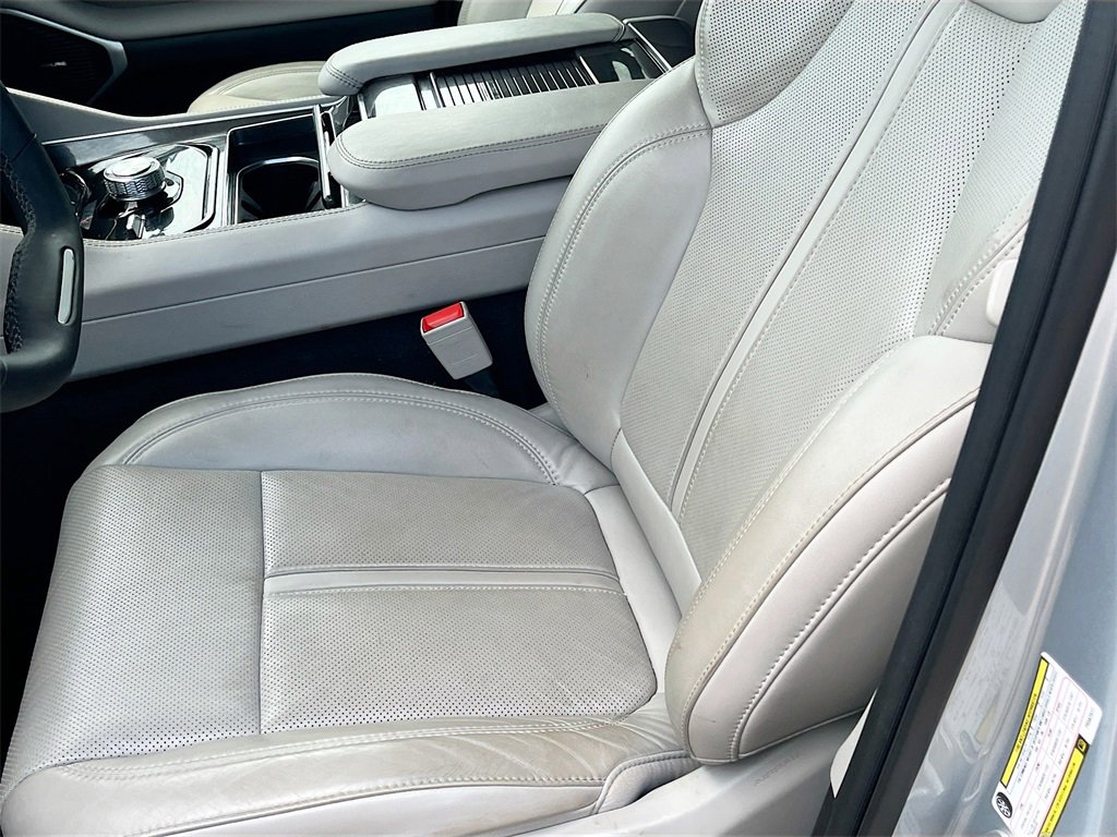 Used 2023 Jeep Wagoneer 4WD w/ Premium Group I image 20