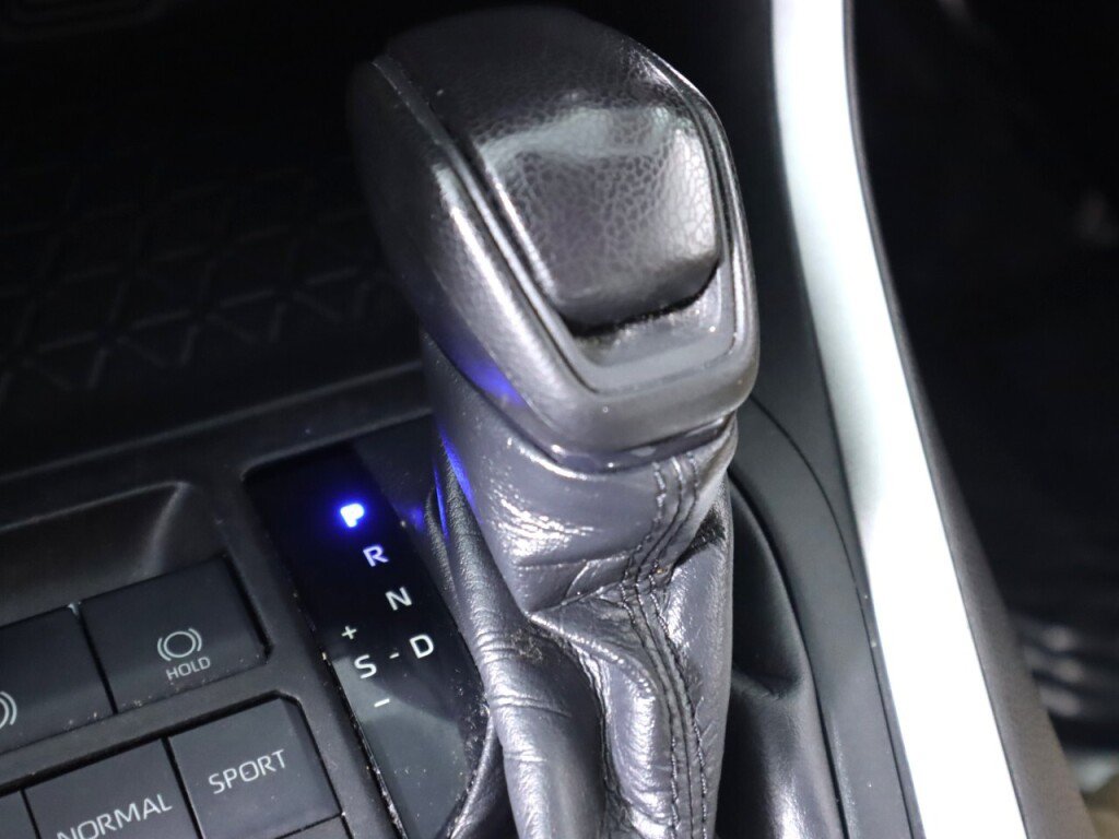 Used 2021 Toyota RAV4 LE FWD image 25
