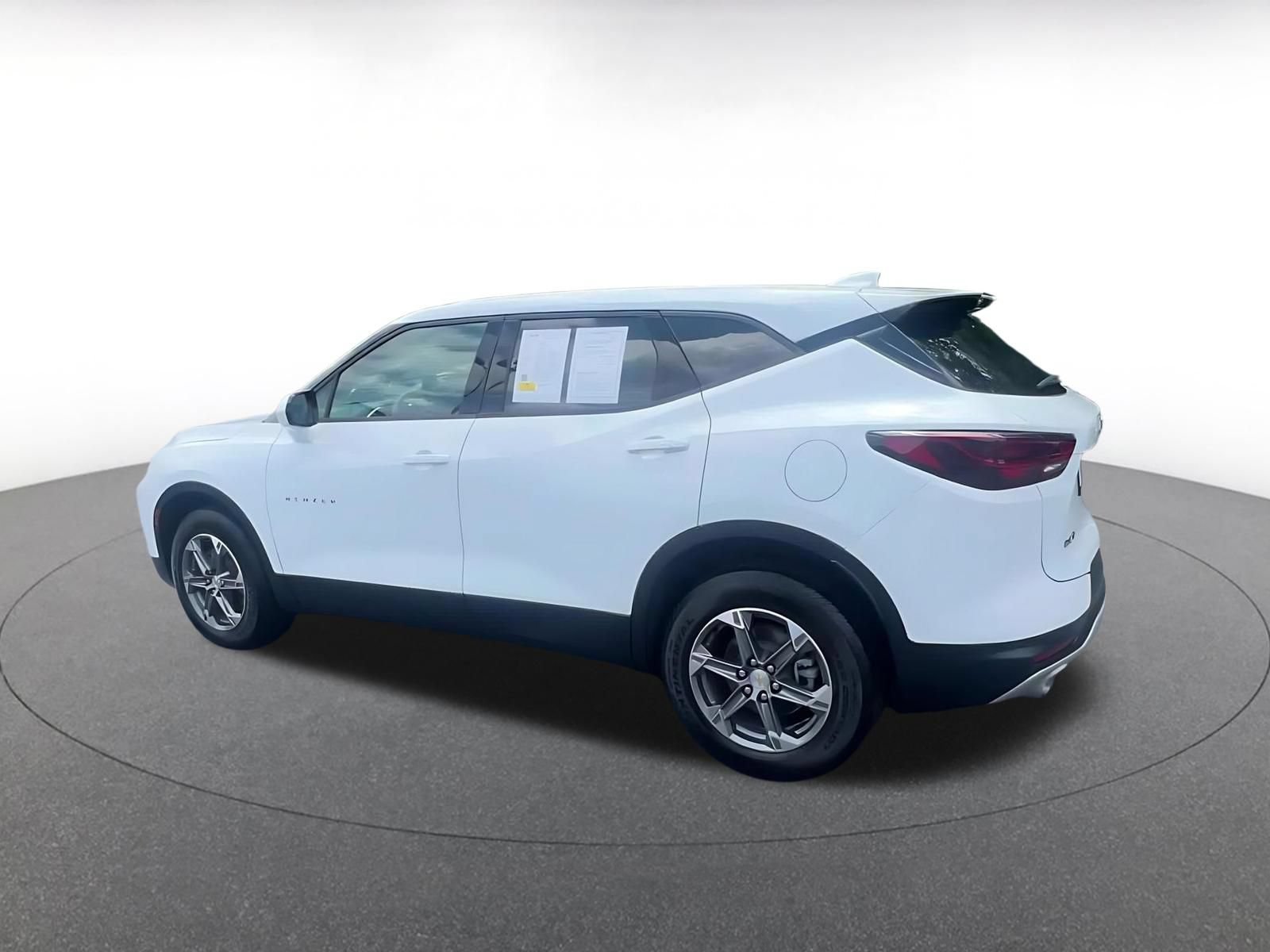Used 2025 Chevrolet Blazer LT FWD image 10