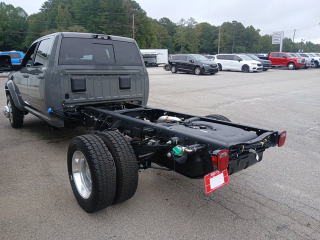 New 2027 RAM 4500 4x4 Crew Cab DRW w/ Laramie Trim Package image 5