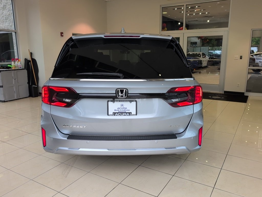 Used 2025 Honda Odyssey Elite image 4
