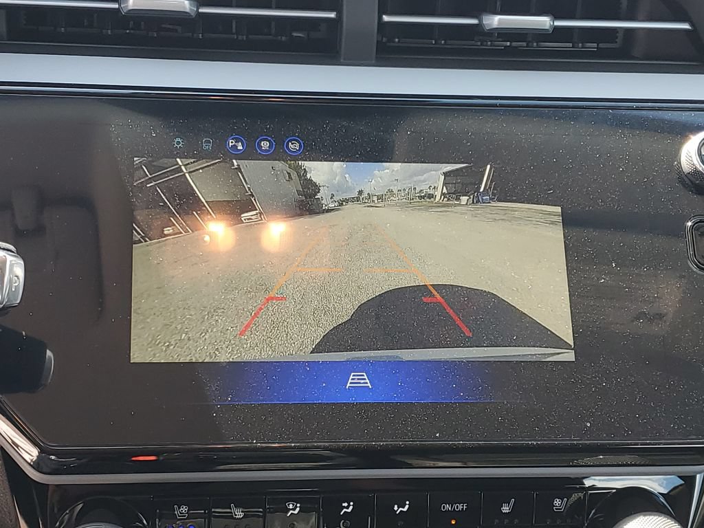 Used 2027 Chevrolet Bolt RS FWD image 17