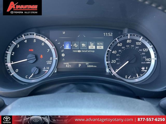 Certified 2024 Toyota Highlander XLE image 28