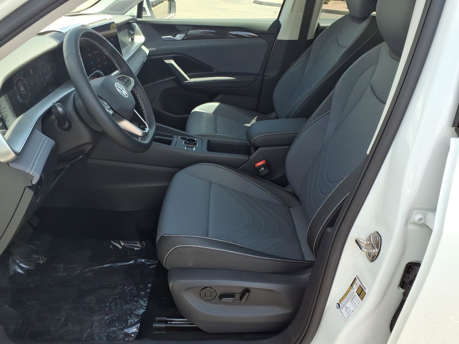 New 2026 Volkswagen Tiguan SE image 11