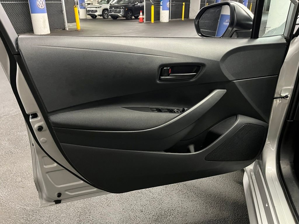 Used 2026 Toyota Corolla LE w/ Carpet Mat Package (TMS) FWD image 15