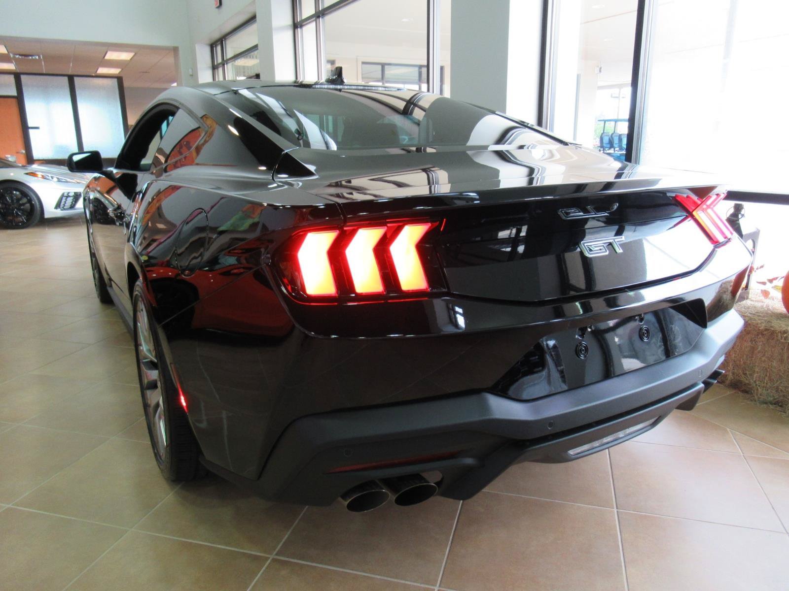 Used 2026 Ford Mustang GT Premium RWD image 5