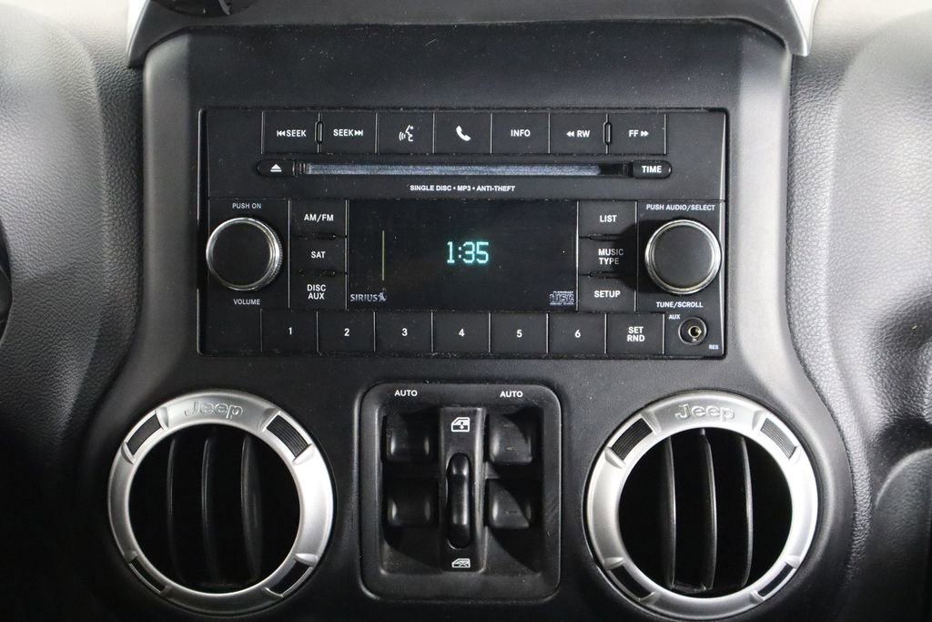 Used 2012 Jeep Wrangler Unlimited Sahara w/ Connectivity Group AWD/4WD image 24