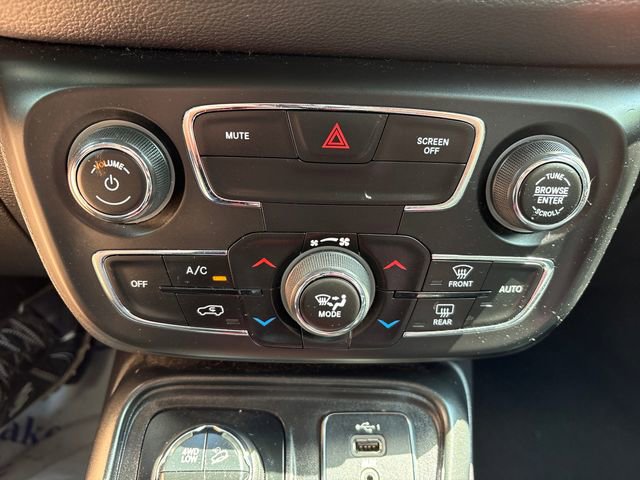 Used 2020 Jeep Compass Trailhawk AWD/4WD image 19