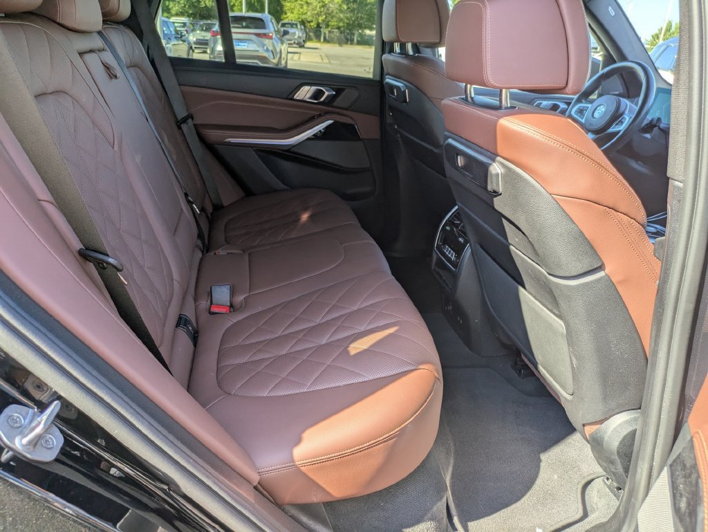 Used 2024 BMW X5 sDrive40i w/ M Sport Package RWD image 23