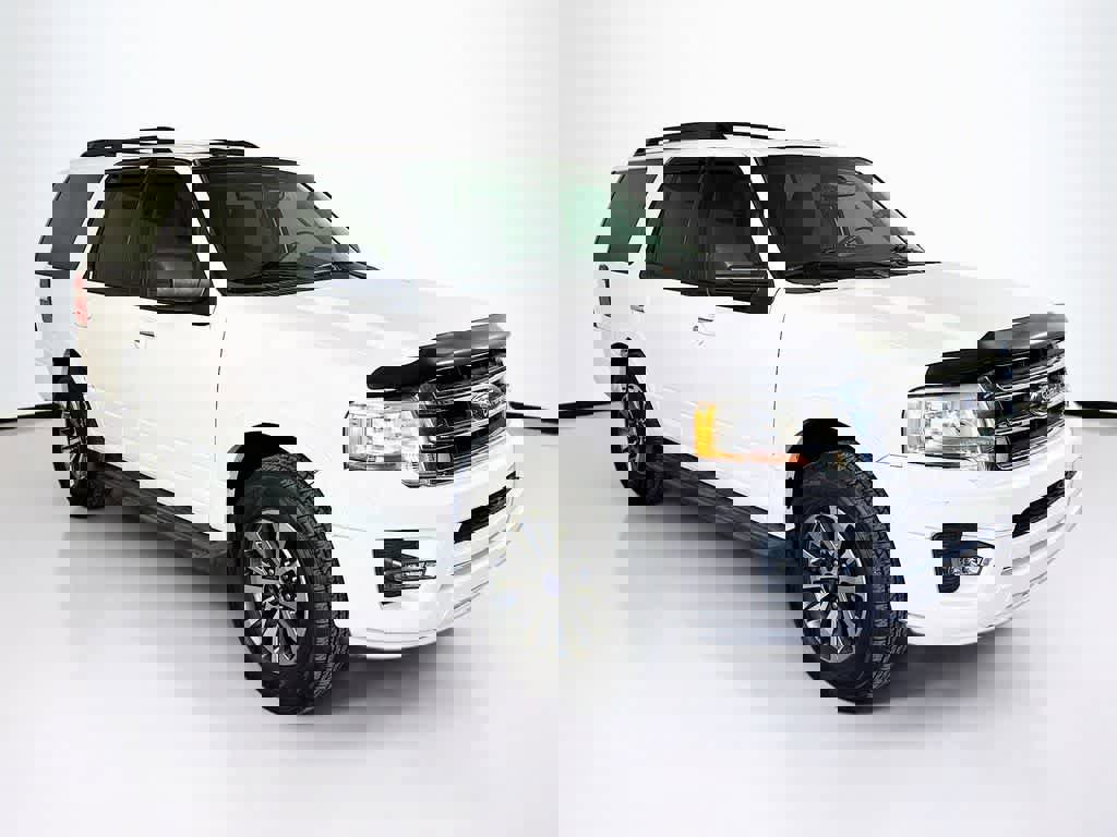 Used 2017 Ford Expedition XLT image 24