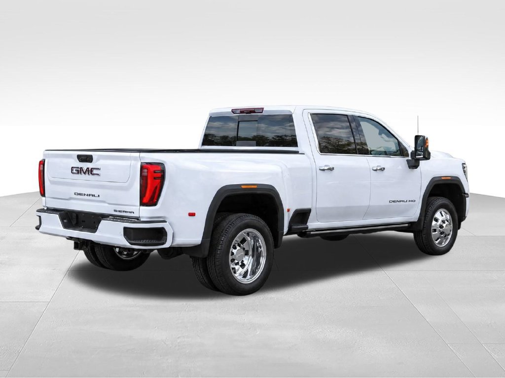New 2026 GMC Sierra 3500 Denali Ultimate w/ LPO, Black Badging Package AWD/4WD image 3