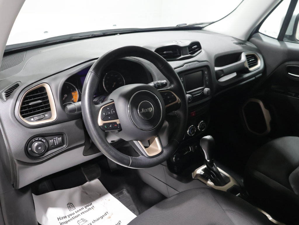 Used 2016 Jeep Renegade Latitude AWD/4WD image 15