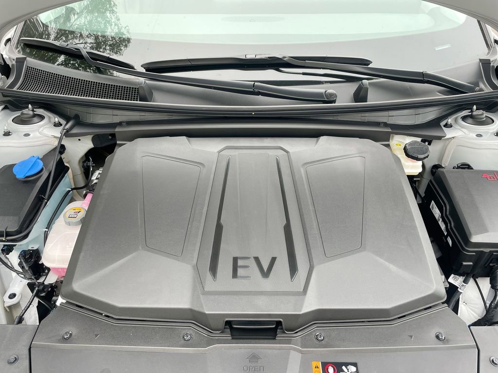 New 2025 Hyundai Ioniq 5 SE image 50