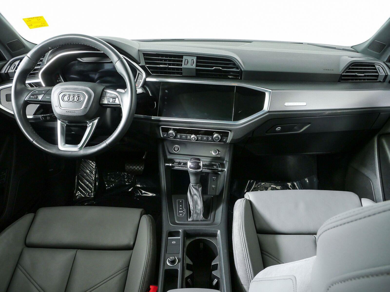 Used 2022 Audi Q3 2.0T Premium Plus w/ Premium Plus Package AWD/4WD image 21