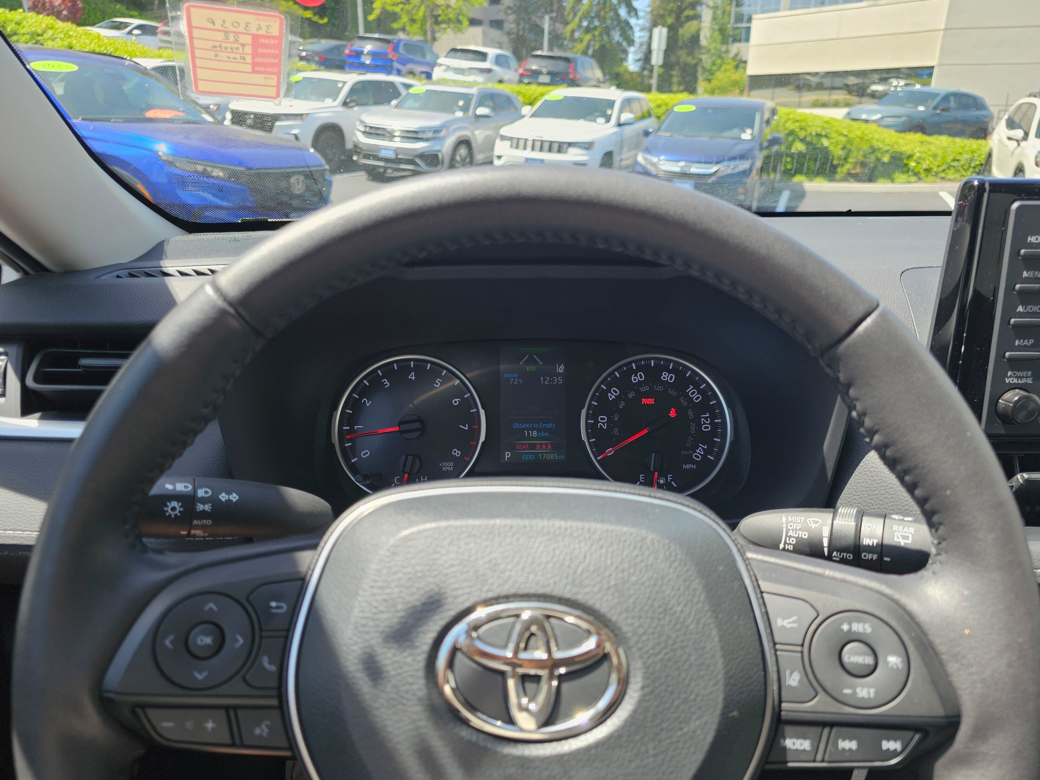 Used 2022 Toyota RAV4 XLE w/ XLE Grade Weather Package AWD/4WD image 25