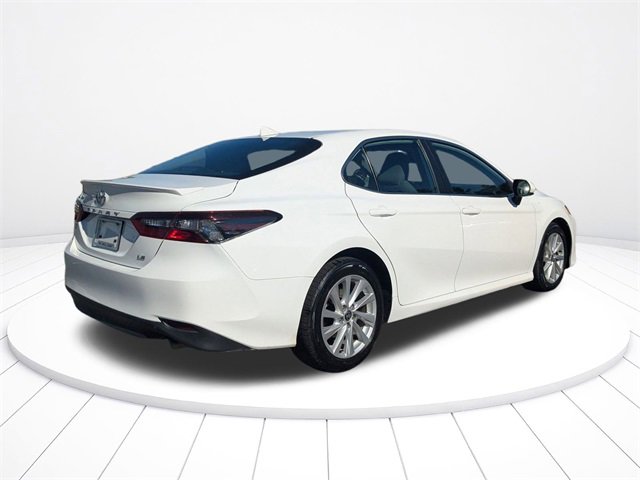 Used 2023 Toyota Camry LE image 3