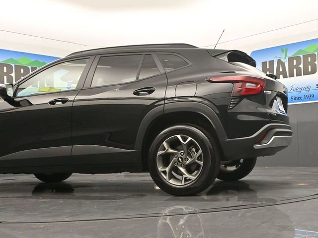 Used 2025 Chevrolet Trax LT w/ LT Convenience Package image 20