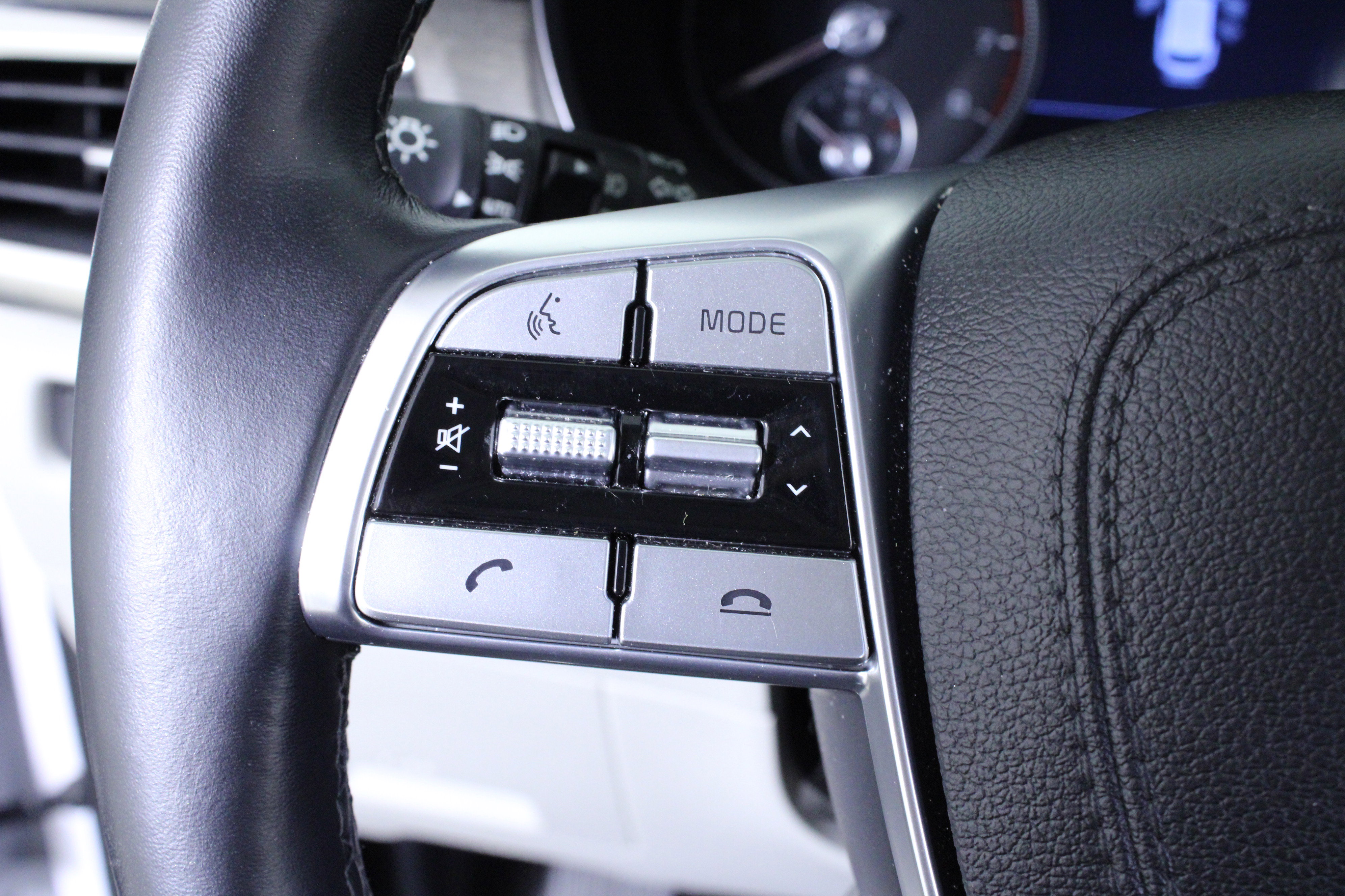 Used 2022 Kia Telluride SX w/ SX Prestige Package image 26