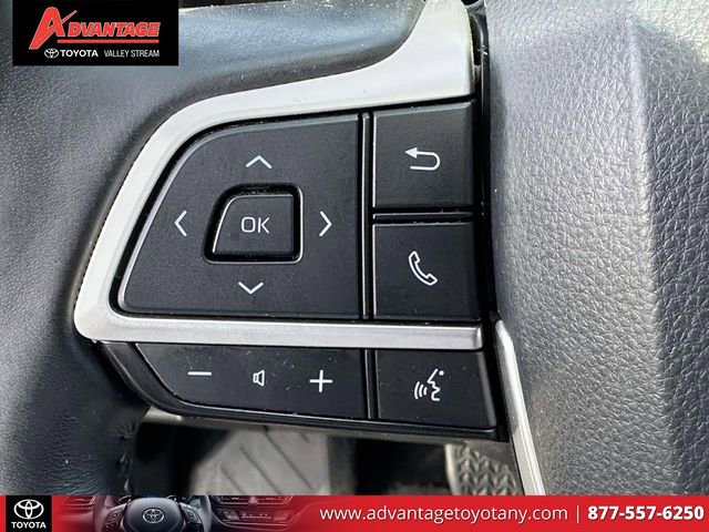 Used 2022 Toyota Highlander XLE image 25