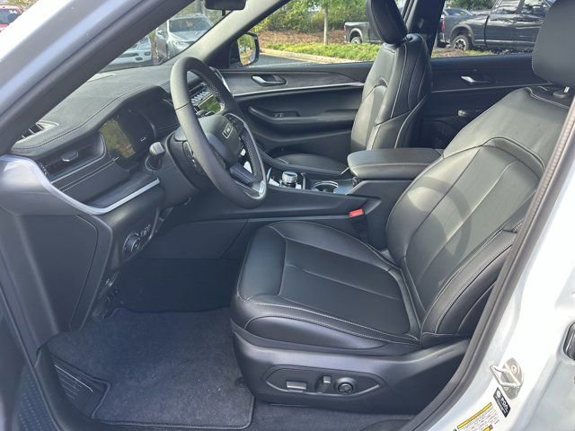 New 2025 Jeep Grand Cherokee L Limited w/ Luxury Tech Group II image 9