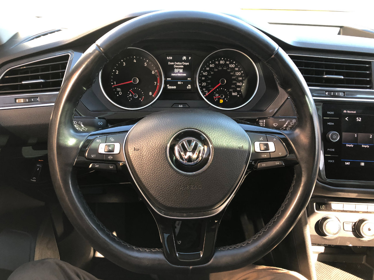 Used 2019 Volkswagen Tiguan SE w/ Panoramic Sunroof Package image 15