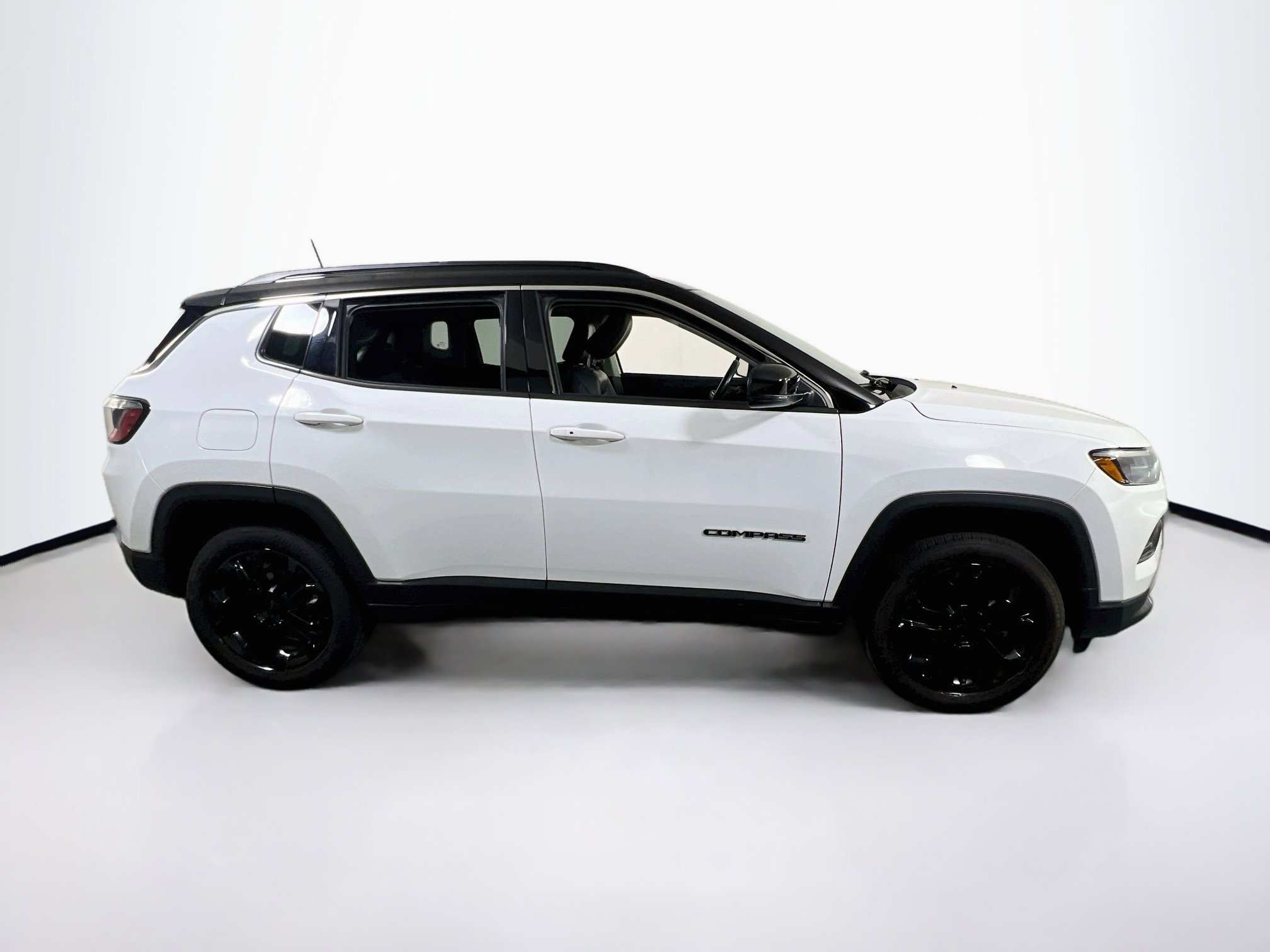 Used 2022 Jeep Compass Limited image 4