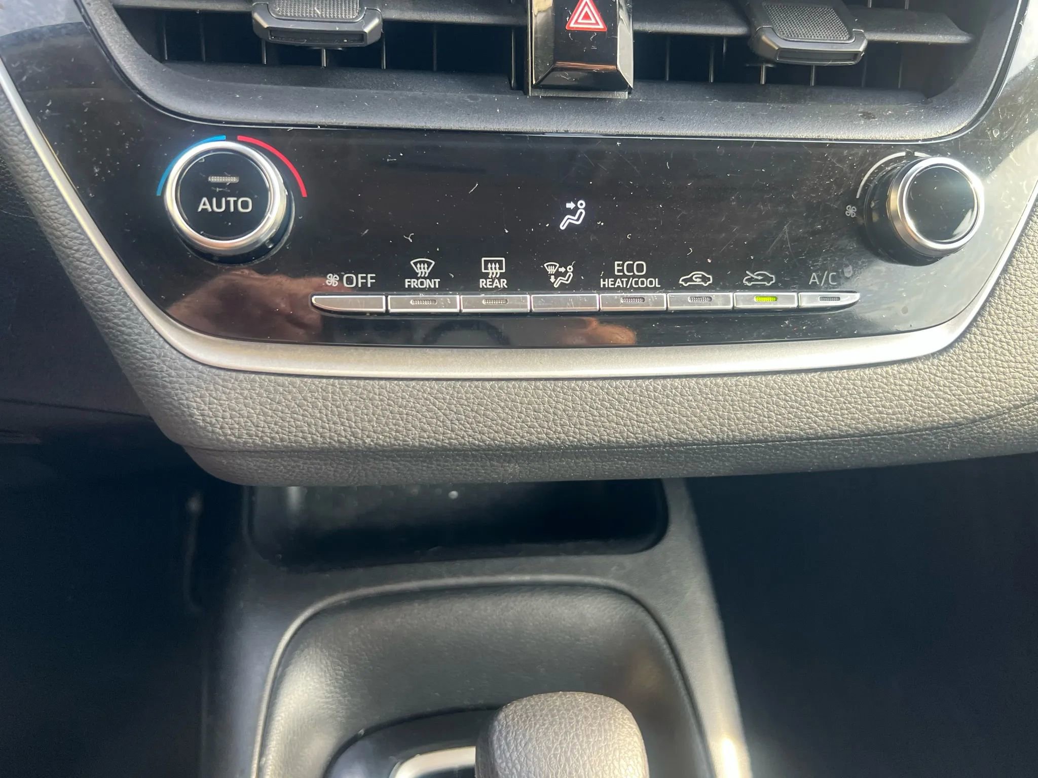 Used 2022 Toyota Corolla LE image 18