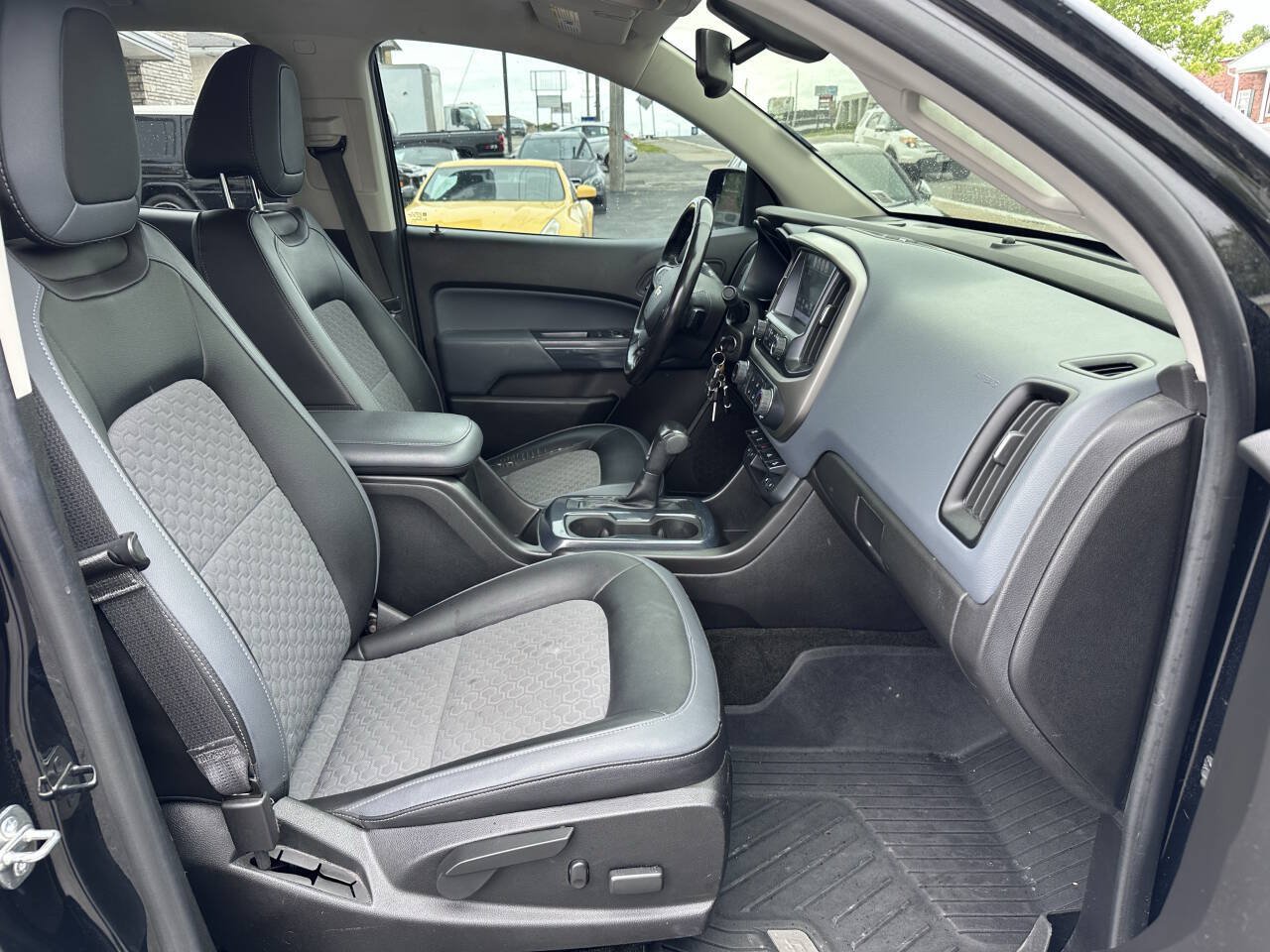 Used 2017 Chevrolet Colorado Z71 AWD/4WD image 9
