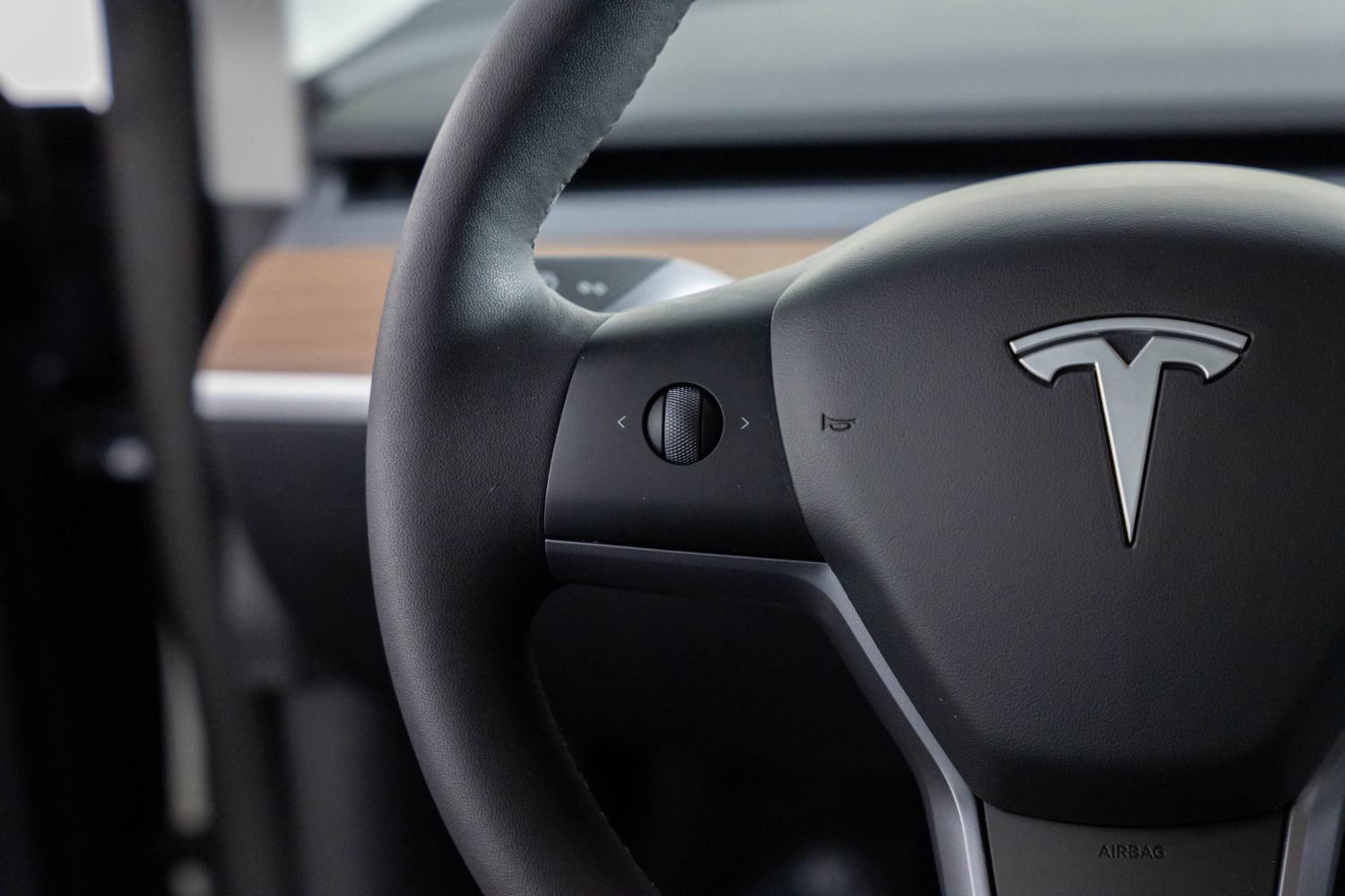 Used 2025 Tesla Model Y Long Range RWD image 29