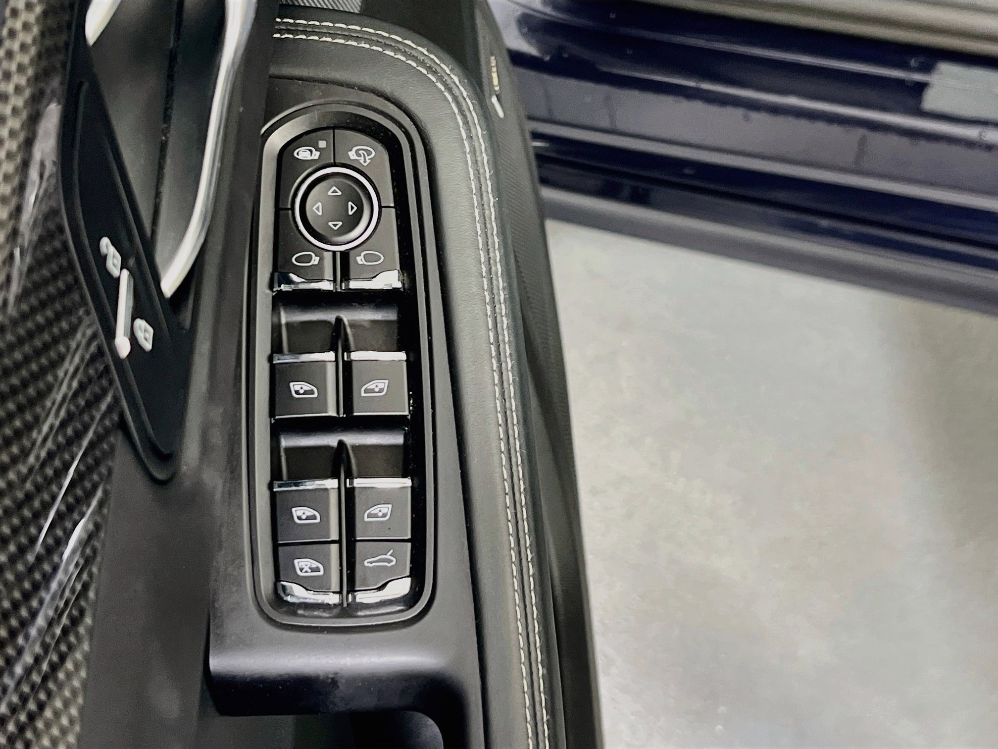 Used 2021 Porsche Macan GTS AWD/4WD image 18