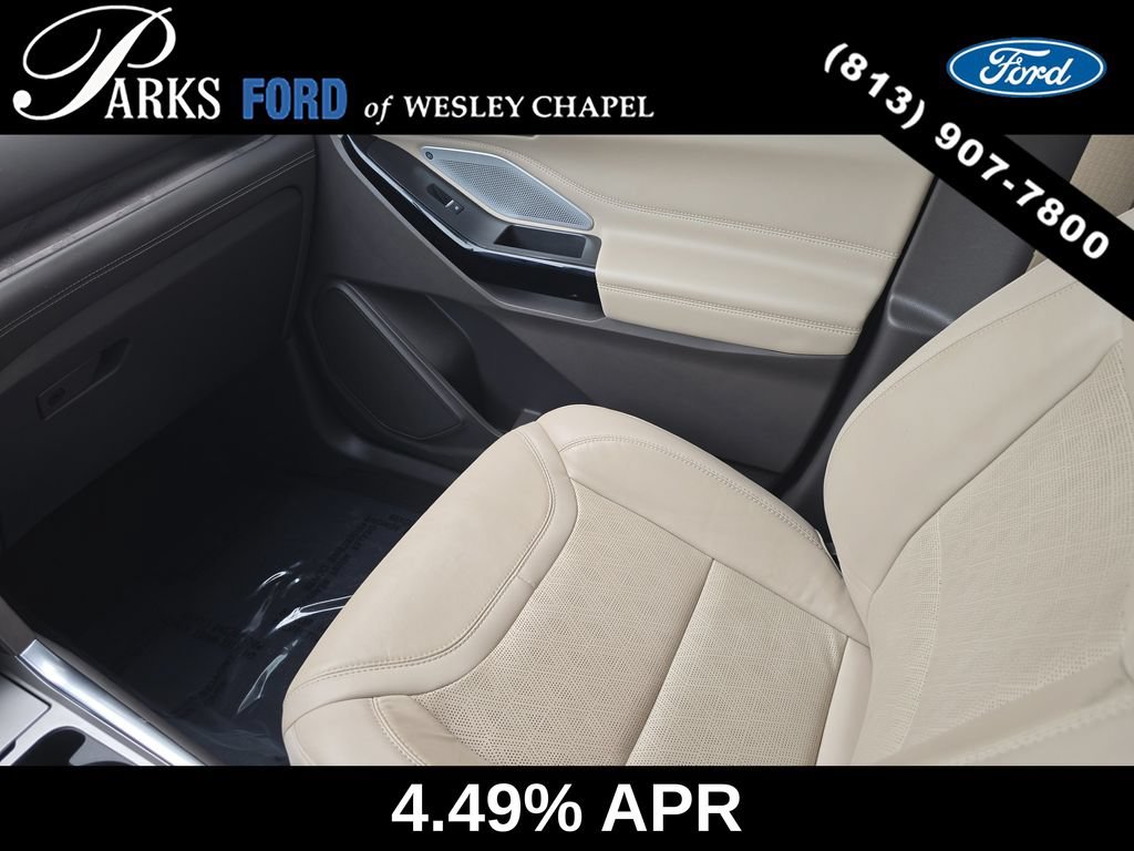 Certified 2024 Ford Explorer Platinum w/ Technology Package AWD/4WD image 14