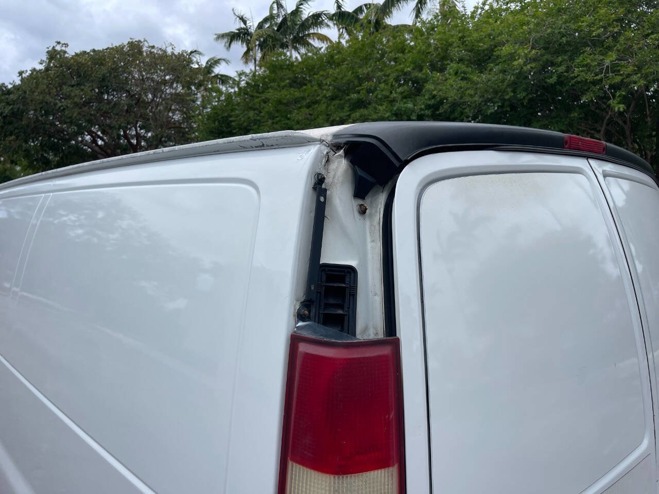 Used 2004 Chevrolet Express 1500 RWD image 7