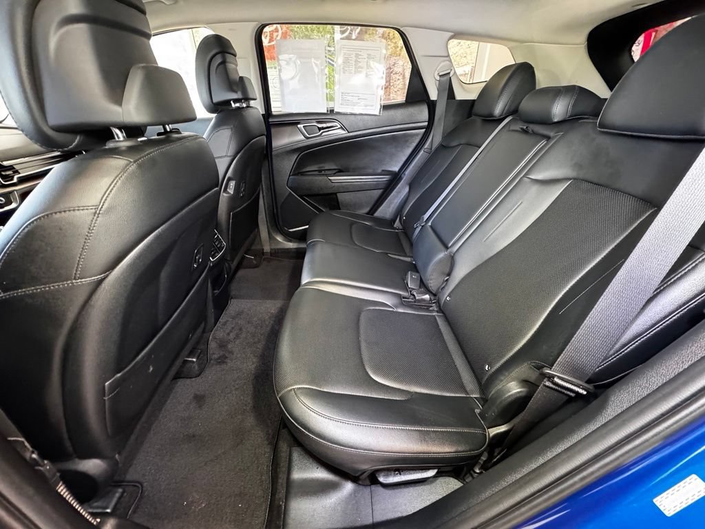 Used 2025 Kia Sportage EX AWD/4WD image 42
