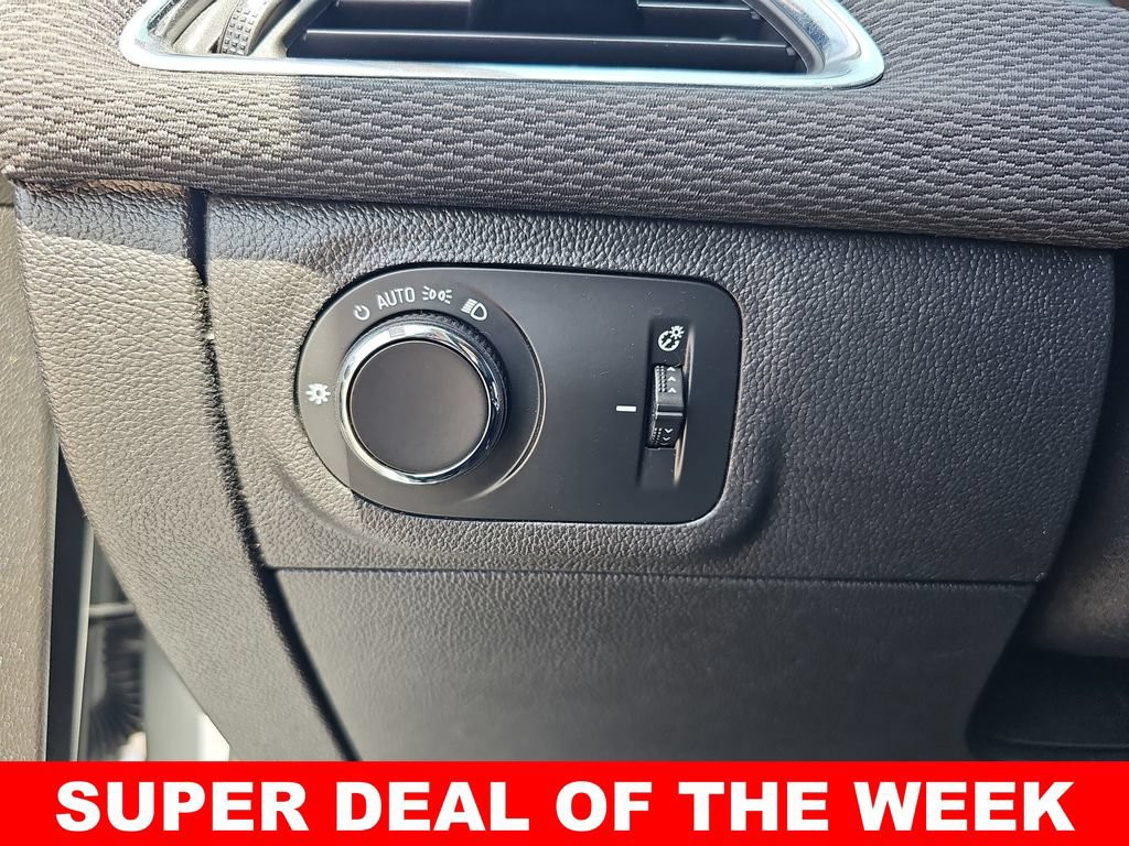 Used 2017 Chevrolet Cruze LS FWD image 24