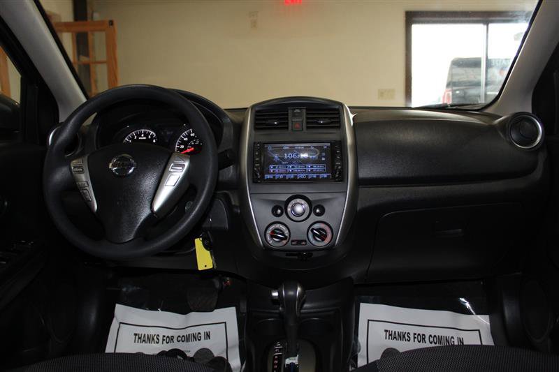 Used 2015 Nissan Versa SV FWD image 14