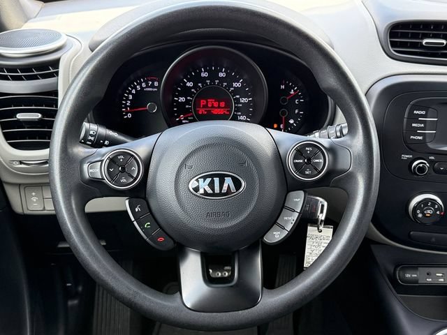 Used 2016 Kia Soul + FWD image 17