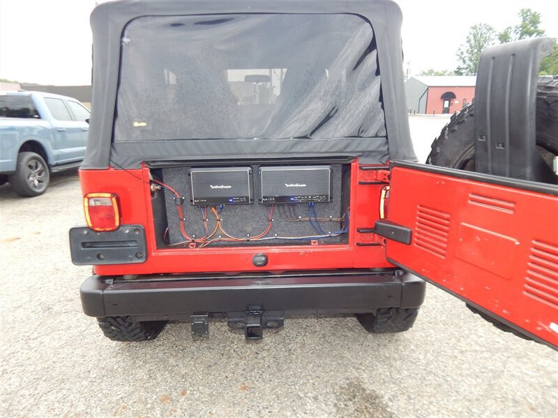 Used 2004 Jeep Wrangler X AWD/4WD image 21