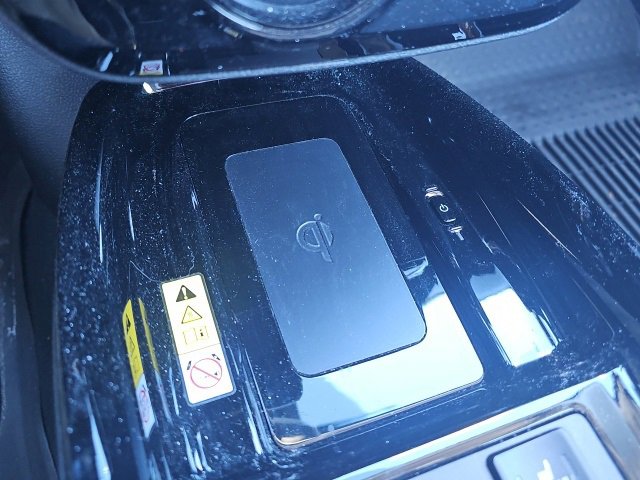 Used 2022 Toyota Prius L Eco image 29