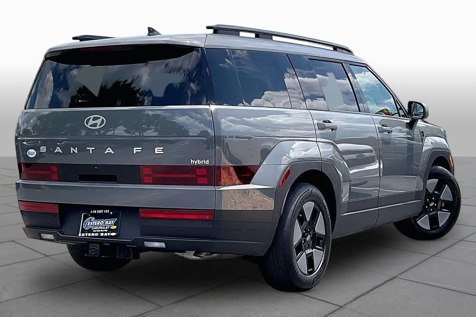 Used 2024 Hyundai Santa Fe SEL FWD image 13