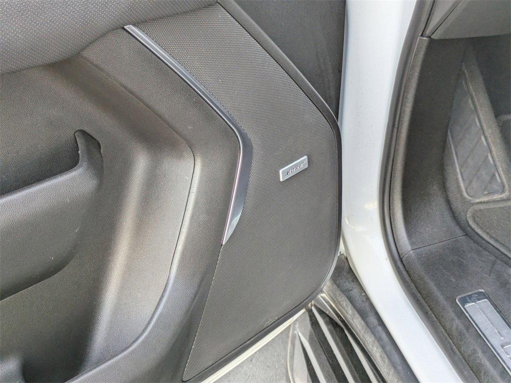 Used 2023 Chevrolet Suburban Premier image 17